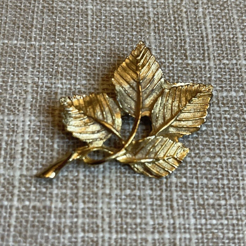 Vintage DFA Dubarray Brooch Pin 2 Inch 4 Leaf Gold‎ Plated Signed Fifth Avenue